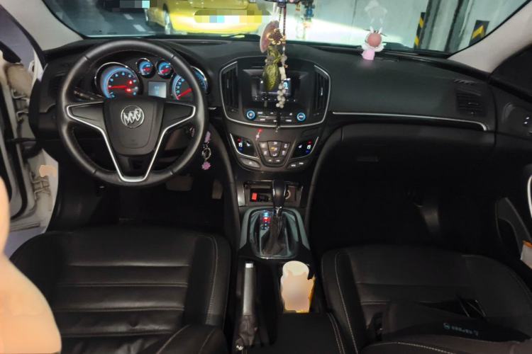Used Buick Regal 2015 1.6T Fashion Tech Model Center Console