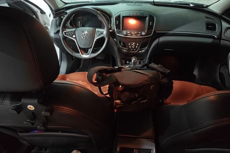 Used Buick Regal 2015 1.6T Elite Tech Model Center Console