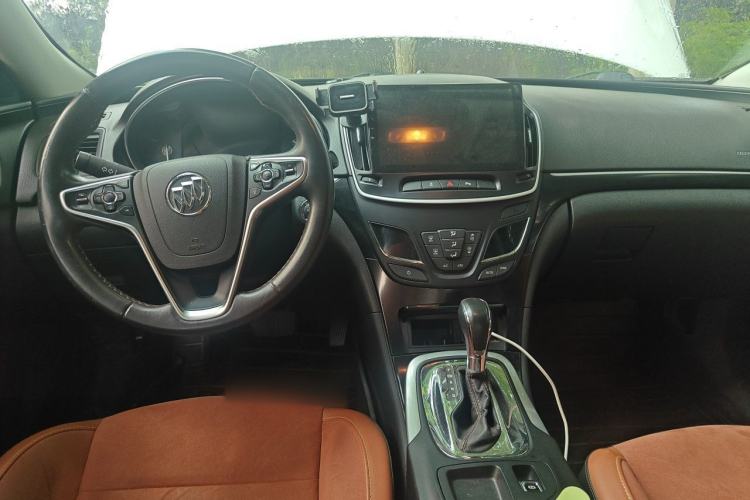 Used Buick Regal 2015 1.6T Elite Tech Model Center Console