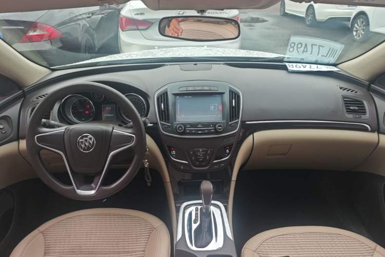 Used Buick Regal 2015 2.0L Leading Fashion Edition Center Console