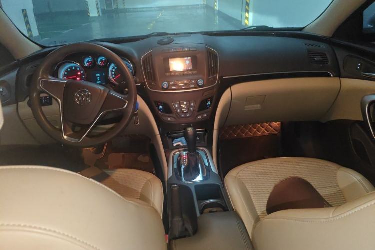 Used Buick Regal 2015 2.0L Leading Fashion Edition Center Console