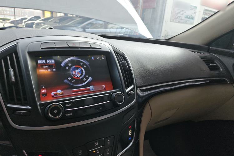 Used Buick Regal 2015 2.0L Leading Fashion Edition Center Console