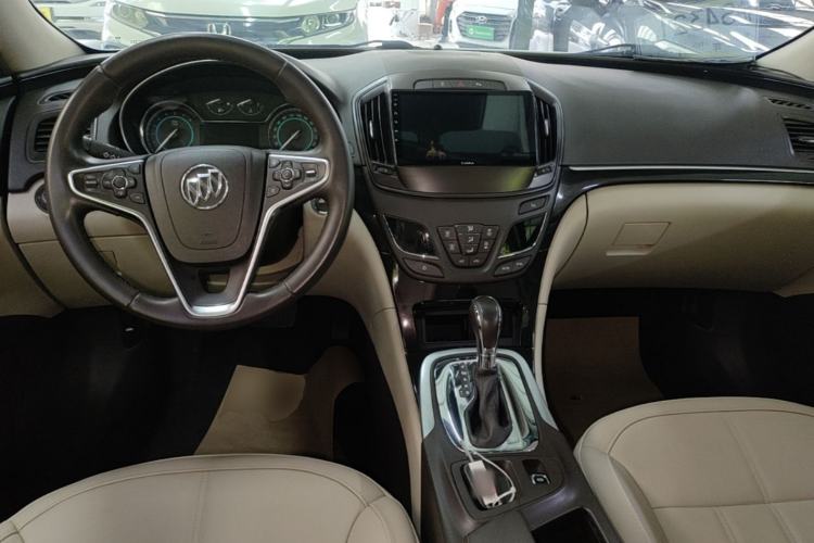 Used Buick Regal 2015 2.0L Elite Fashion Edition Center Console