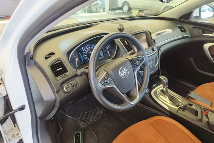 Used Buick Regal 2015 1.6T Elite Tech Model Center Console