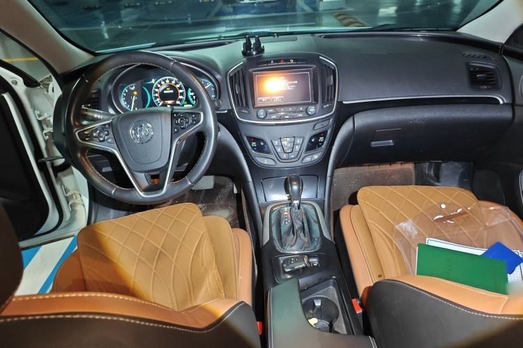 Used Buick Regal 2015 1.6T Elite Tech Model Center Console