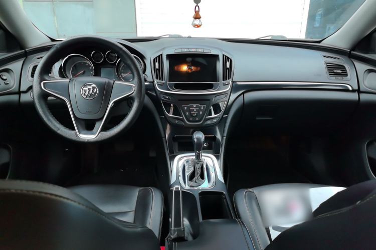 Used Buick Regal 2015 1.6T Fashion Tech Model Center Console