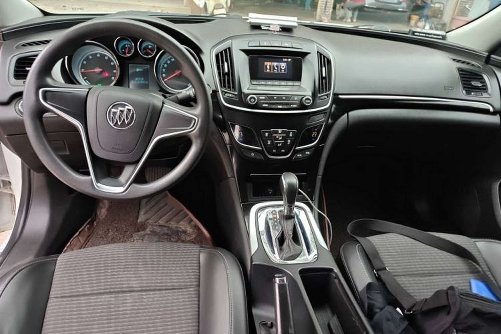 Used Buick Regal 2015 1.6T Leading Technology Model Center Console