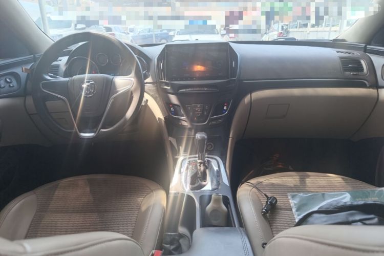 Used Buick Regal 2015 2.0L Leading Fashion Edition Center Console