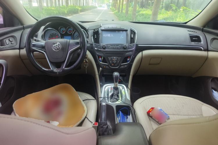 Used Buick Regal 2015 2.0L Leading Fashion Edition Center Console