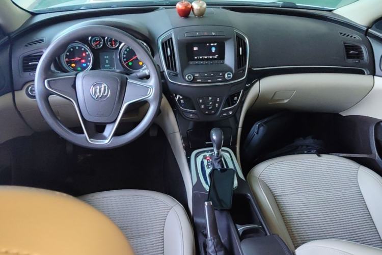 Used Buick Regal 2015 2.0L Leading Fashion Edition Center Console