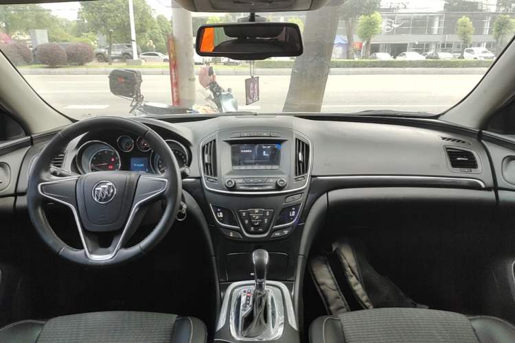 Used Buick Regal 2015 1.6T Leading Technology Model Center Console