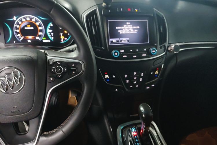 Used Buick Regal 2015 1.6T Elite Tech Model Center Console