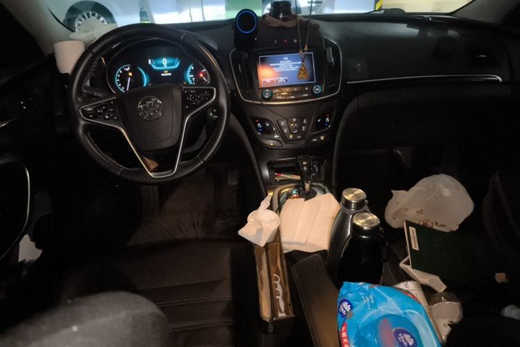 Used Buick Regal 2015 1.6T Elite Tech Model Center Console