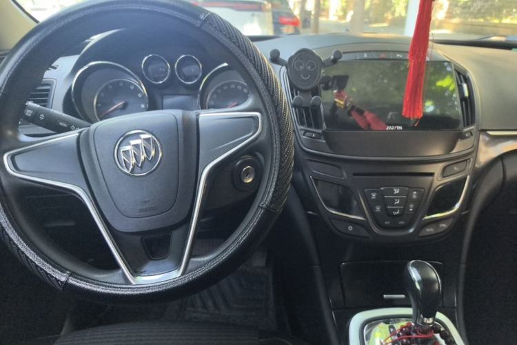 Used Buick Regal 2015 1.6T Leading Technology Model Center Console