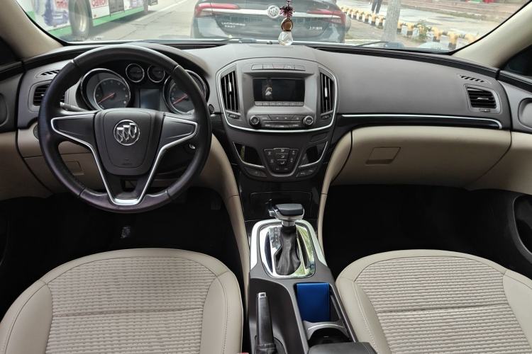 Used Buick Regal 2015 2.0L Leading Fashion Edition Center Console