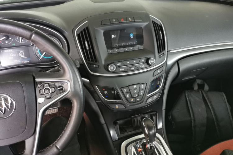 Used Buick Regal 2015 GS 2.0T Grand Sport Edition Center Console