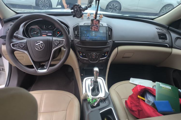 Used Buick Regal 2015 2.0L Elite Fashion Edition Center Console