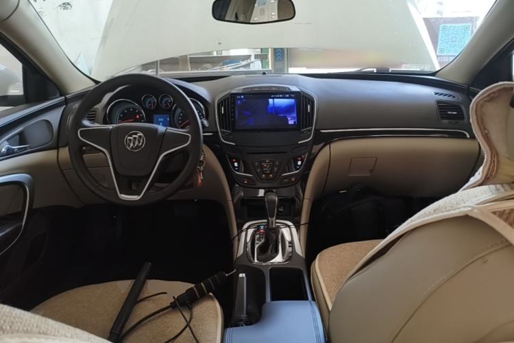 Used Buick Regal 2015 2.0L Leading Fashion Edition Center Console