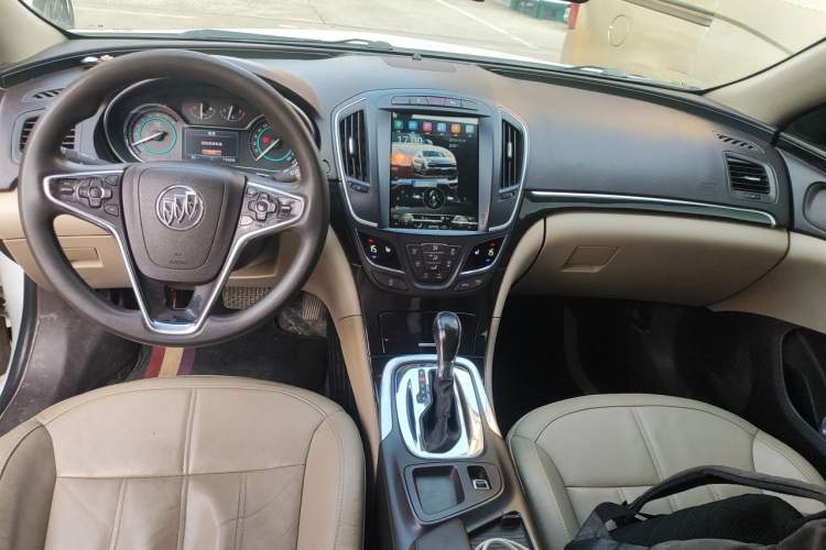 Used Buick Regal 2015 2.0L Elite Fashion Edition Center Console