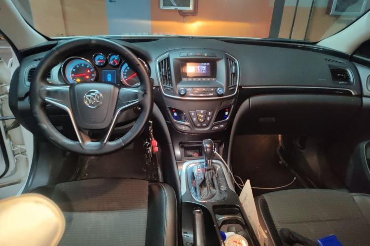 Used Buick Regal 2015 1.6T Leading Technology Model Center Console