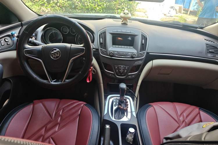 Used Buick Regal 2015 2.0L Leading Fashion Edition Center Console