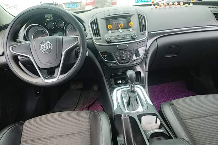 Used Buick Regal 2015 1.6T Leading Technology Model Center Console