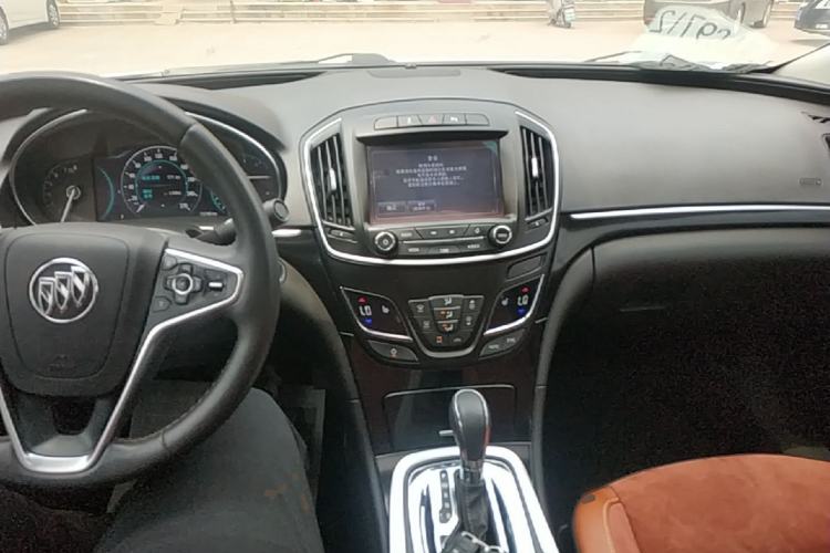 Used Buick Regal 2015 1.6T Elite Tech Model Center Console
