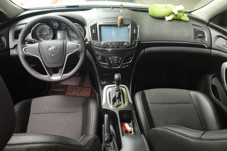 Used Buick Regal 2015 1.6T Leading Technology Model Center Console