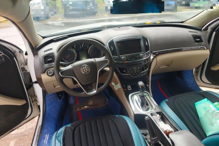 Used Buick Regal 2015 2.0L Leading Fashion Edition Center Console