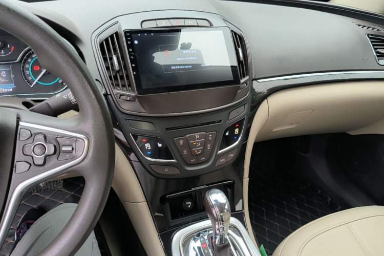 Used Buick Regal 2015 2.0L Elite Fashion Edition Center Console