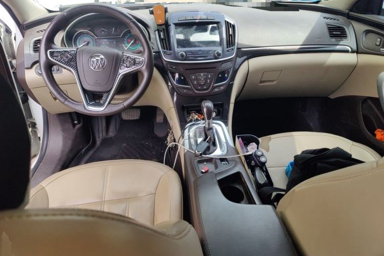 Used Buick Regal 2015 2.0L Elite Fashion Edition Center Console