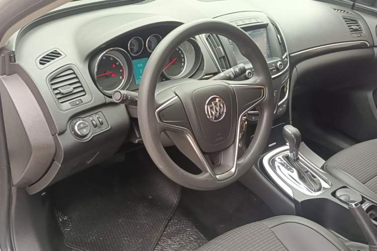Used Buick Regal 2015 1.6T Leading Technology Model Center Console