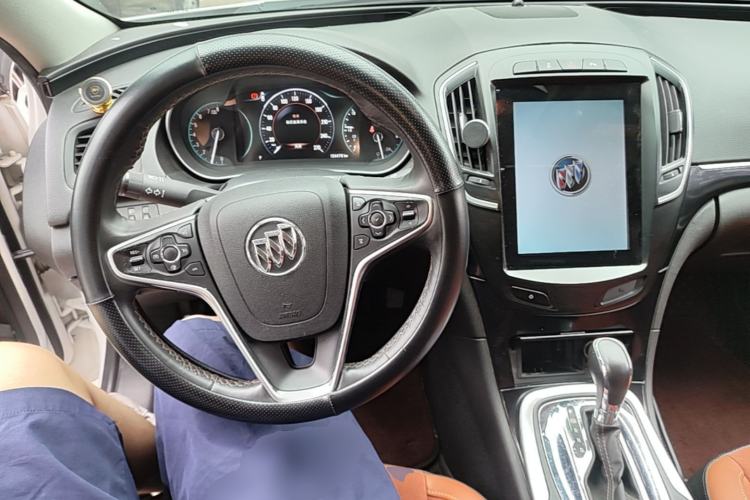 Used Buick Regal 2015 1.6T Elite Tech Model Center Console