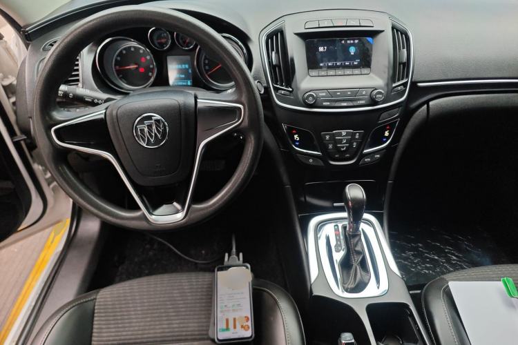 Used Buick Regal 2015 1.6T Leading Technology Model Center Console