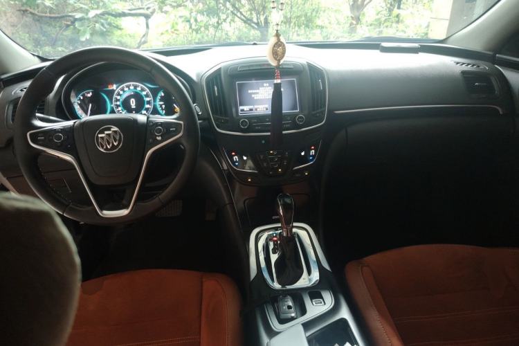 Used Buick Regal 2015 1.6T Elite Tech Model Center Console