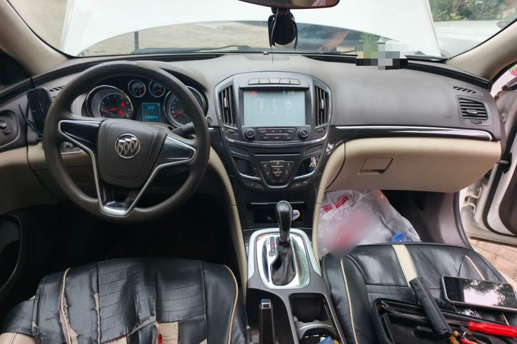 Used Buick Regal 2015 2.0L Leading Fashion Edition Center Console