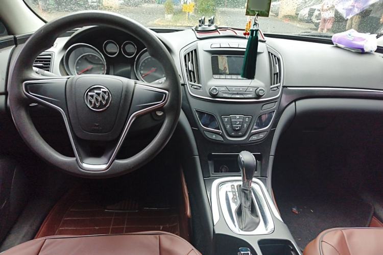 Used Buick Regal 2015 1.6T Leading Technology Model Center Console