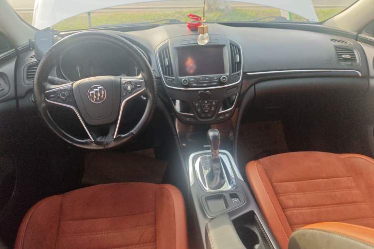 Used Buick Regal 2015 1.6T Elite Tech Model Center Console
