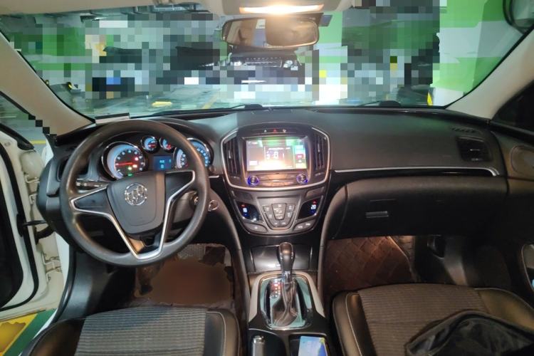 Used Buick Regal 2015 1.6T Fashion Tech Model Center Console