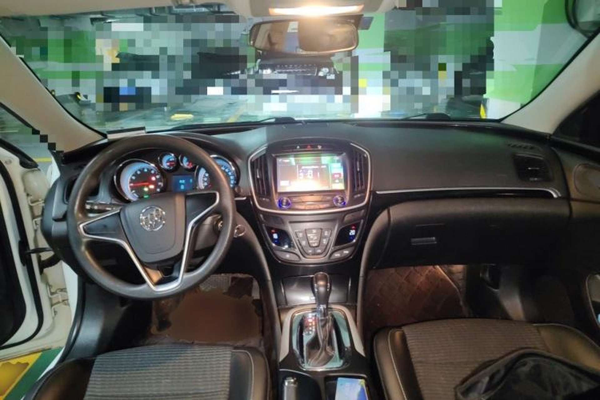 Used Buick Regal 2015 1.6T Fashion Tech Model Center Console