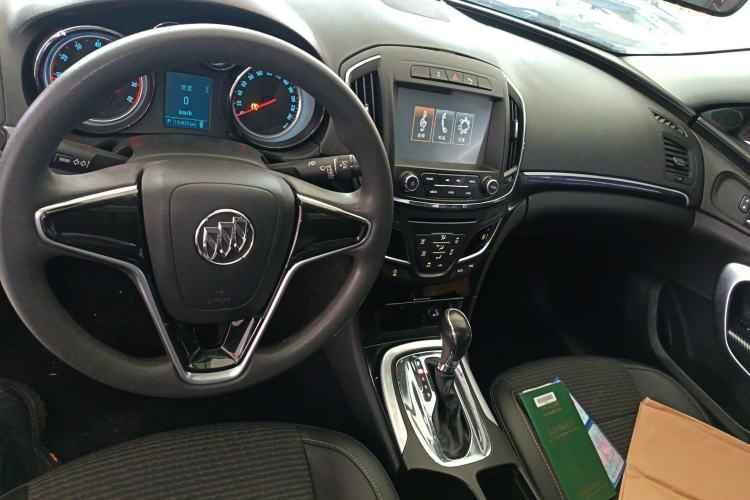 Used Buick Regal 2015 1.6T Leading Technology Model Center Console
