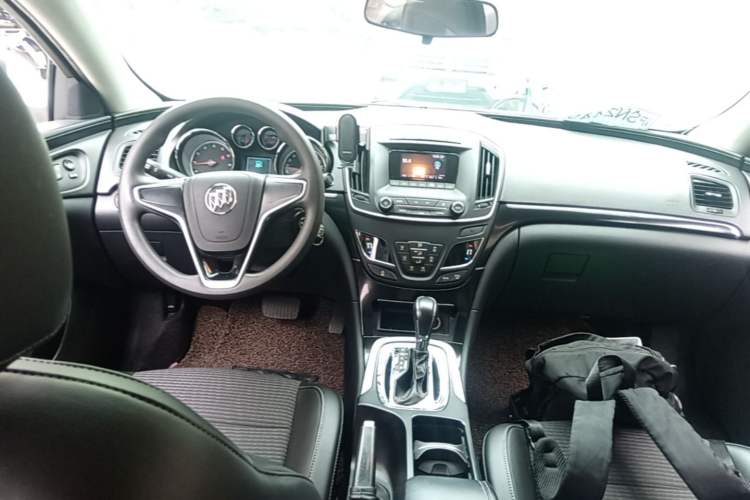 Used Buick Regal 2015 1.6T Leading Technology Model Center Console