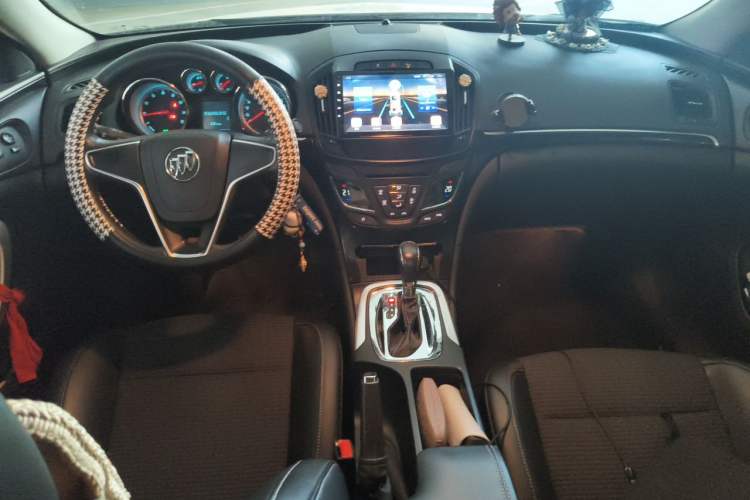 Used Buick Regal 2015 1.6T Leading Technology Model Center Console
