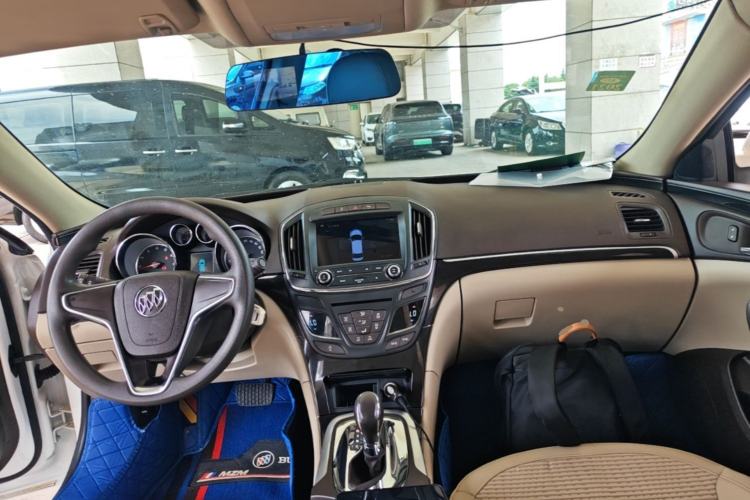 Used Buick Regal 2015 2.0L Leading Fashion Edition Center Console