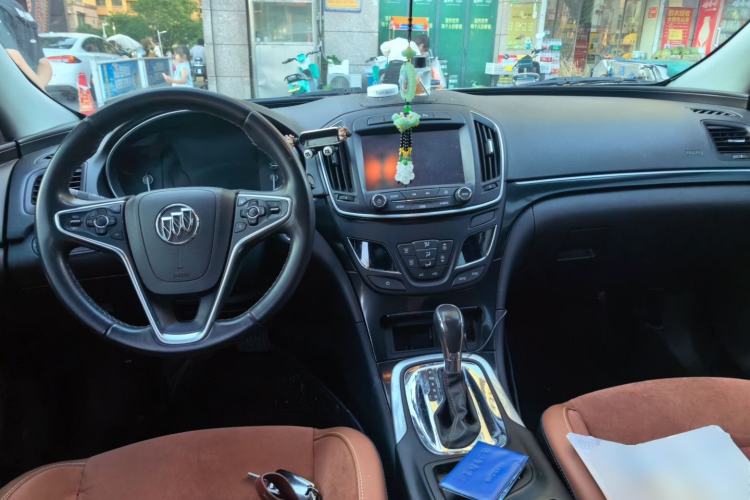 Used Buick Regal 2015 1.6T Elite Tech Model Center Console
