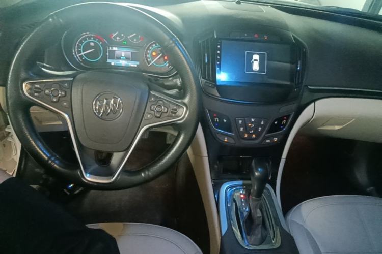 Used Buick Regal 2015 2.0L Elite Fashion Edition Center Console
