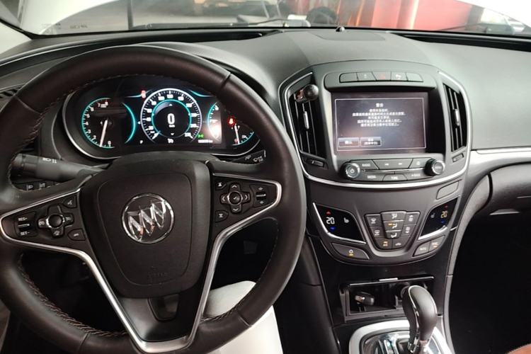 Used Buick Regal 2015 1.6T Elite Tech Model Center Console