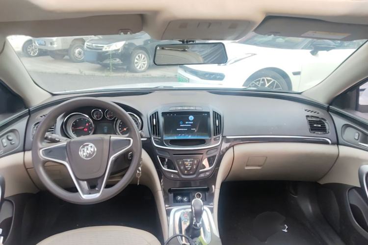 Used Buick Regal 2015 2.0L Leading Fashion Edition Center Console