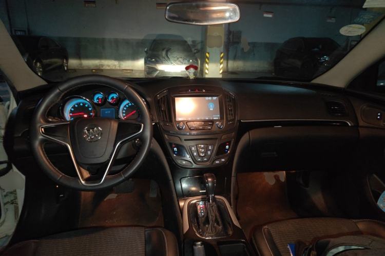 Used Buick Regal 2015 1.6T Leading Technology Model Center Console