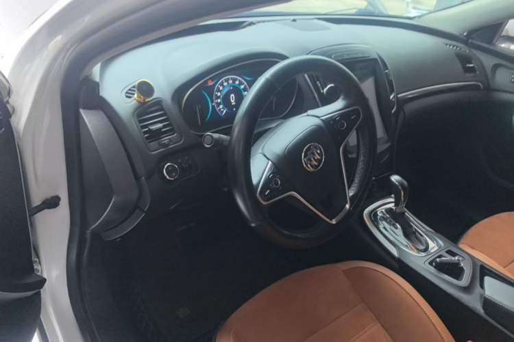 Used Buick Regal 2015 1.6T Elite Tech Model Center Console
